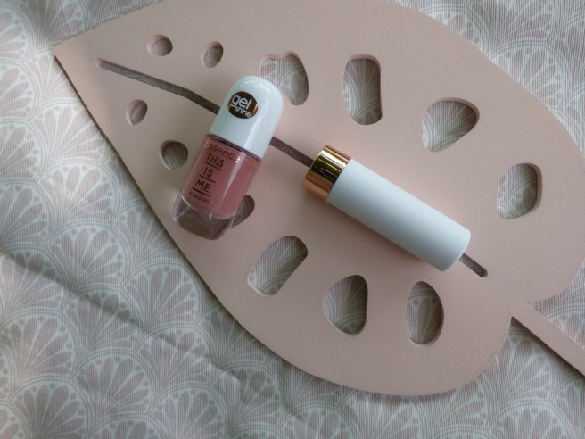 This Is Me - Lippenstiften en Nagellak van Essence