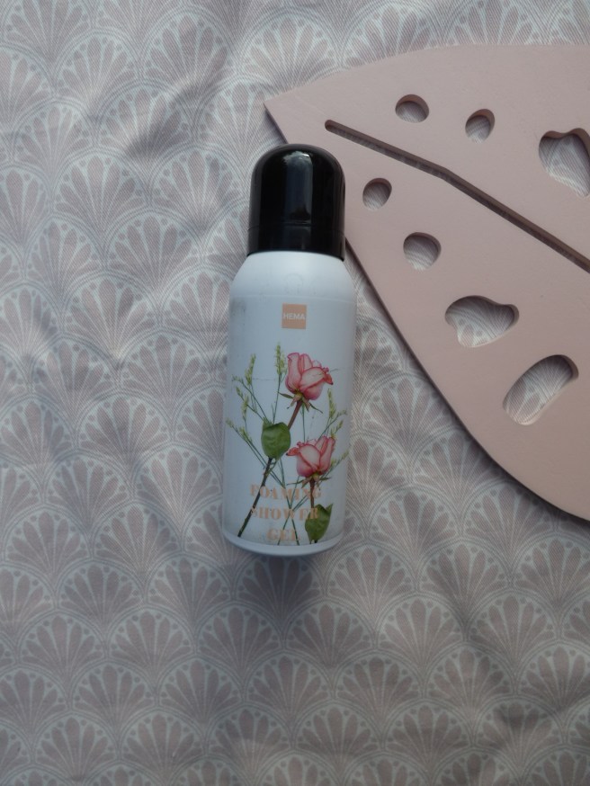 Schuimende douchegel met rozengeur van Hema