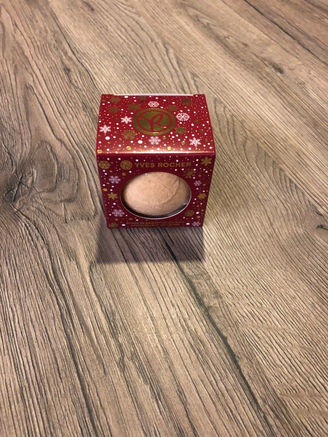 First Snowflakes Bath Bomb van Yves Rocher