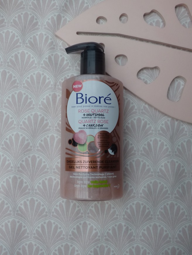 Zuiverende Cleanser met Rose Quartz + Houtskool van Bioré