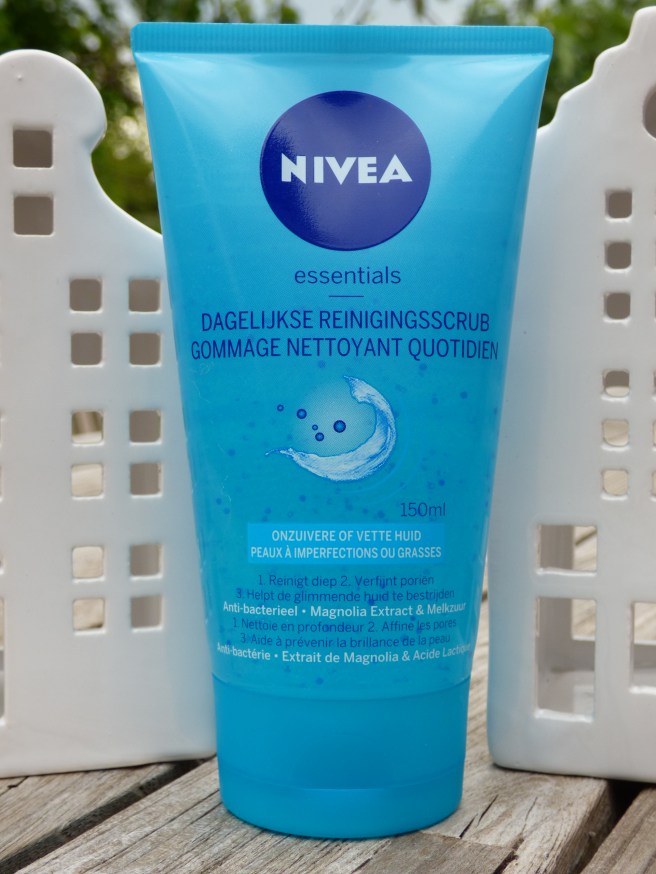 Essentials Dagelijkse Reinigingsscrub van Nivea